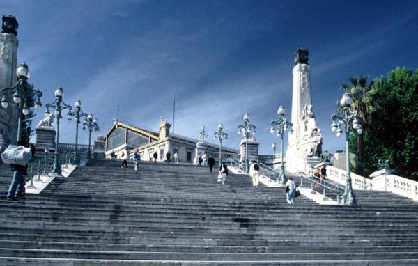 Les escaliers de la gare