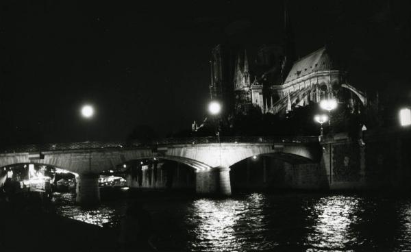 Notre Dame la nuit