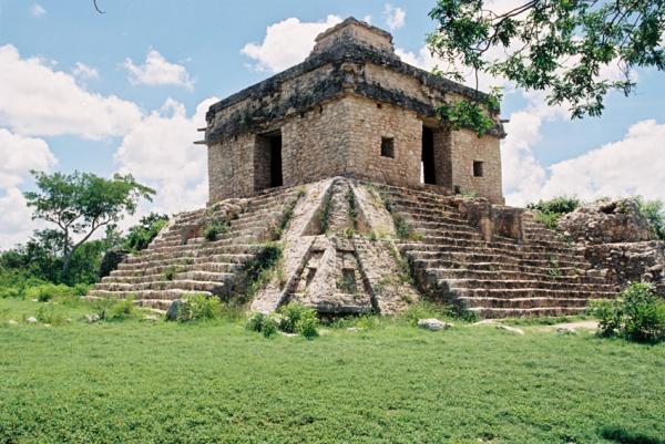 Temple des sept poupées